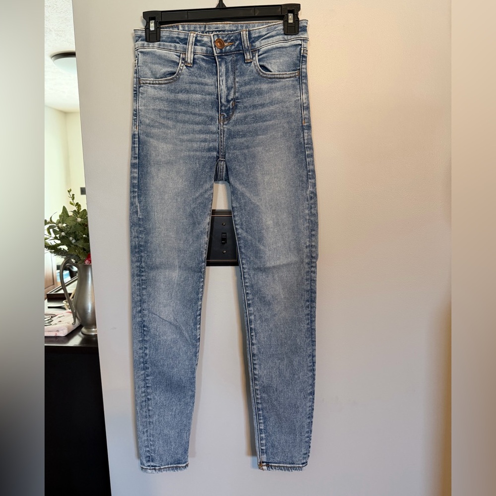 American Eagle Outfitters Light Blue Skinny Jeans